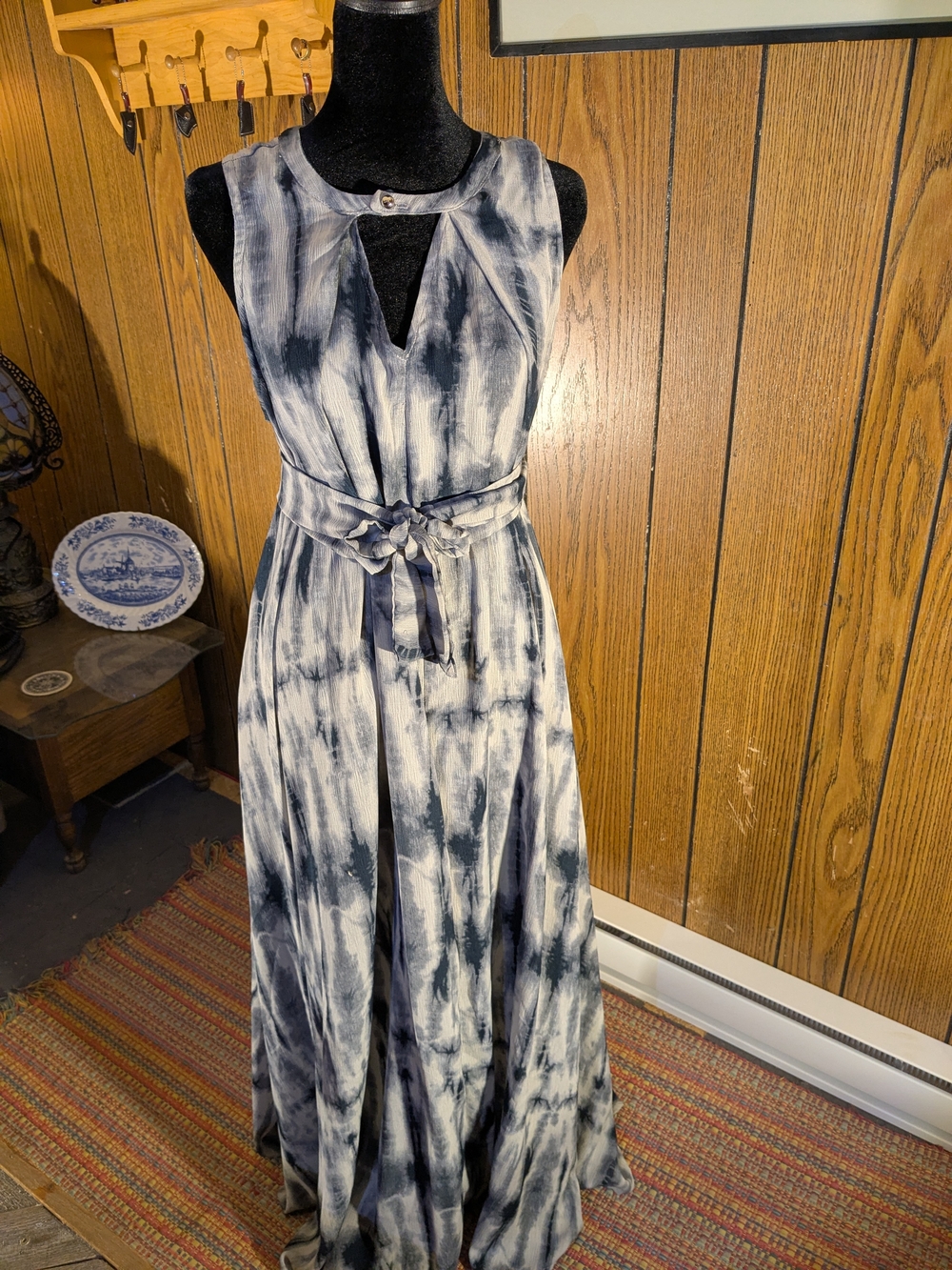 REMA Aparellel Sleeveless Navy and White Tie-Dye Marie Maxi SwingDress with Belt - Picture 3 of 7